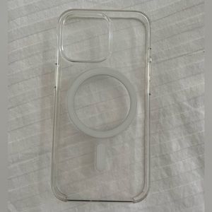 iPhone 13 pro Apple MagSafe Clear Charging Case